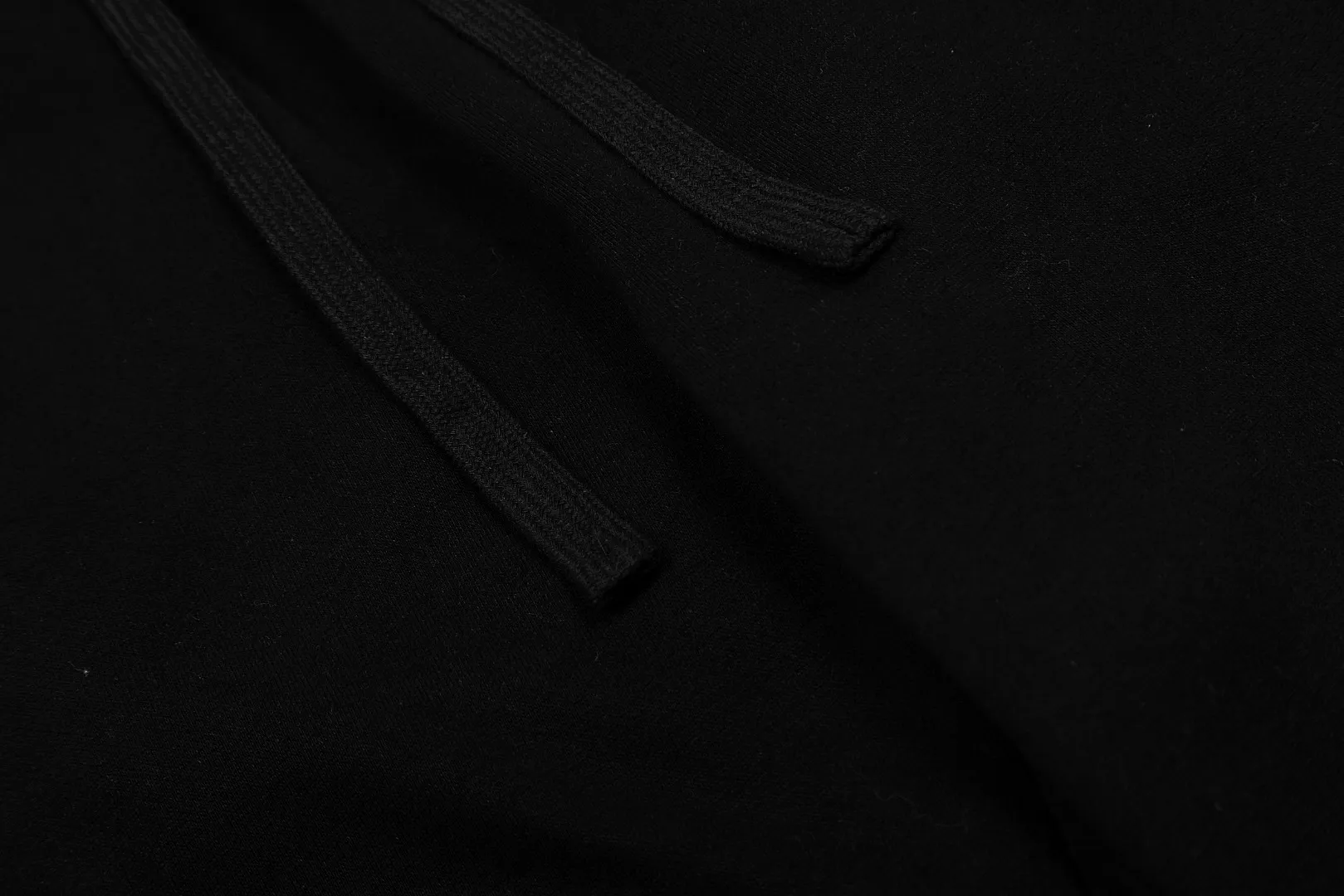 P250 Top quality" Style number: T7001# [Ralph Lauren solid color pony embroidered logo thickened and velvet wide-leg trousers] ✅Ralph Lauren classic basic versatile unisex fall and winter wide-leg spliced velvet straight pants ✅Pure cotton high-gram thick velvet fabric The upper body is comfortable and warm ✅The version is restored to the original version The maximum size can be worn up to 170 pounds Loose, comfortable and stress-free ✅The upper body is simple and easy to wear A must-have for ootd. Good-looking clothes are never picky. A must-have in couples’ wardrobes. Size: S-XL. Color: floral gray black.